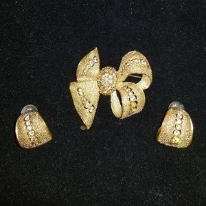 Joan Rivers Vintage Pin/Earring Set